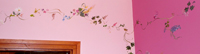 Dekorációs falfestés 30 Sződliget- virágmotívum tiniszoba falon